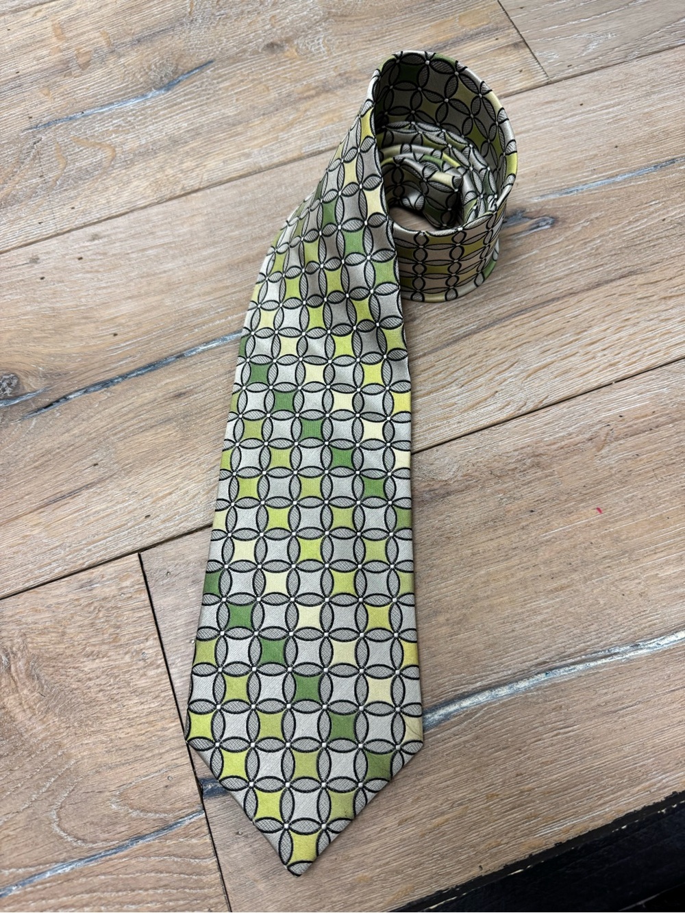 Bocara 100% Silk Handmade Necktie
 in Green and Gray